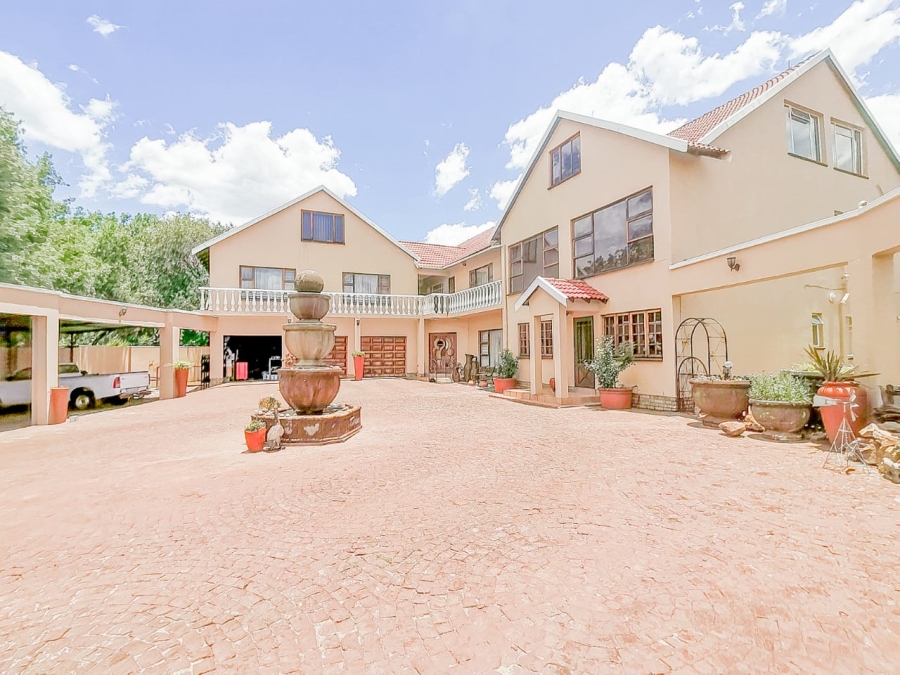 7 Bedroom Property for Sale in Parklands Western Cape